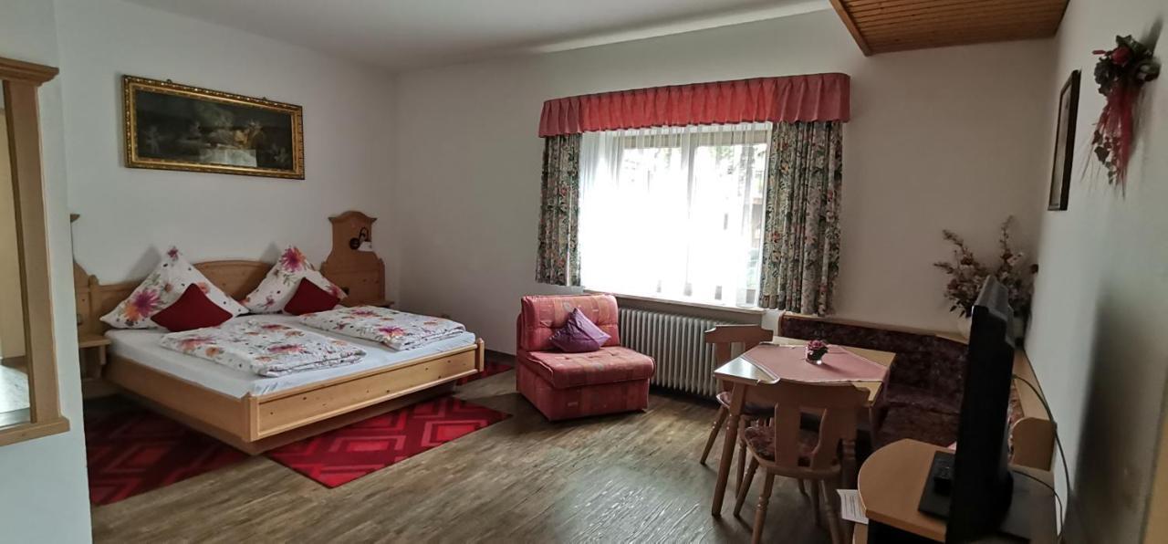 Gaestehaus-Pension Keiss Hopferau Bagian luar foto