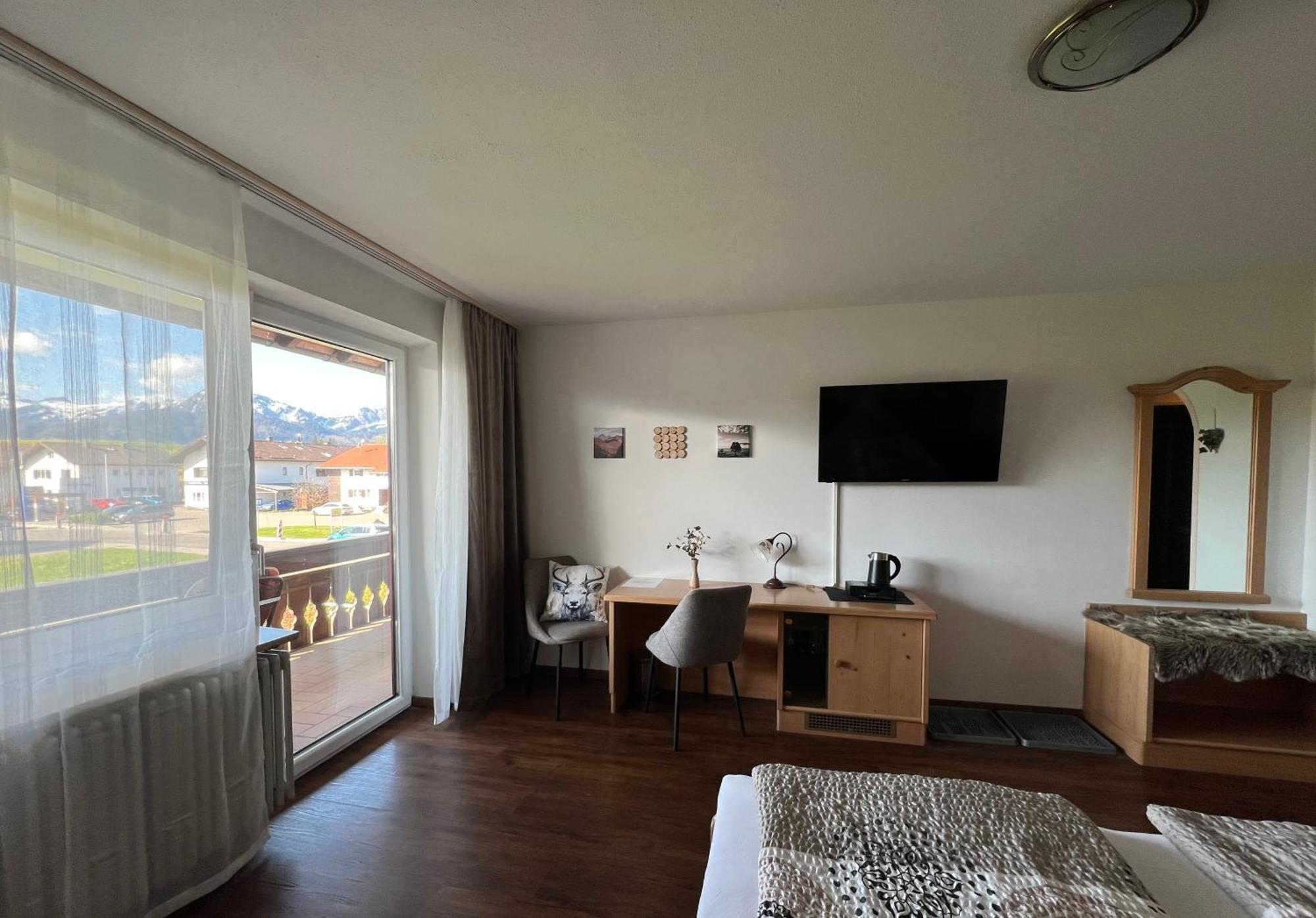 Gaestehaus-Pension Keiss Hopferau Bagian luar foto