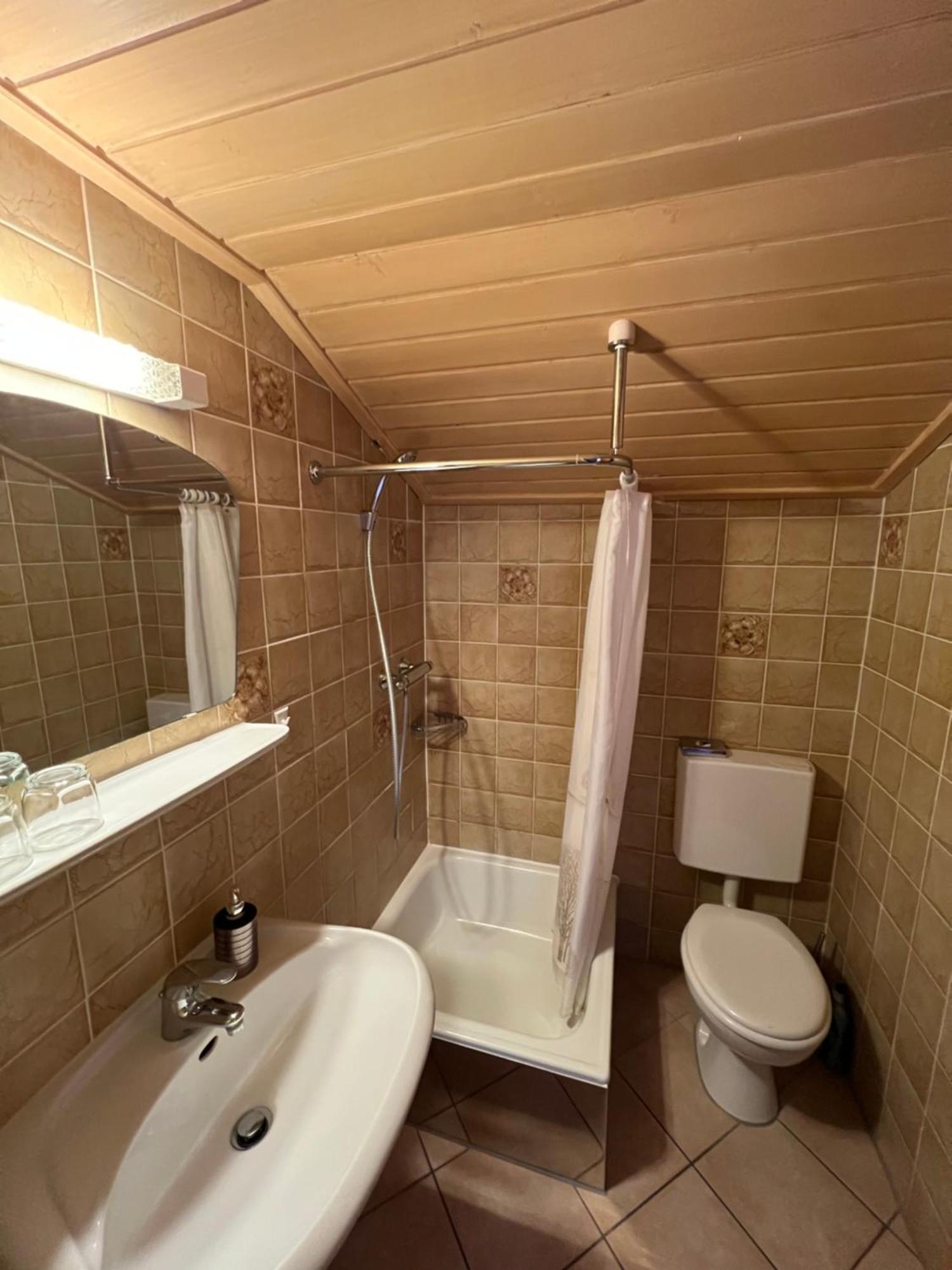 Gaestehaus-Pension Keiss Hopferau Bagian luar foto