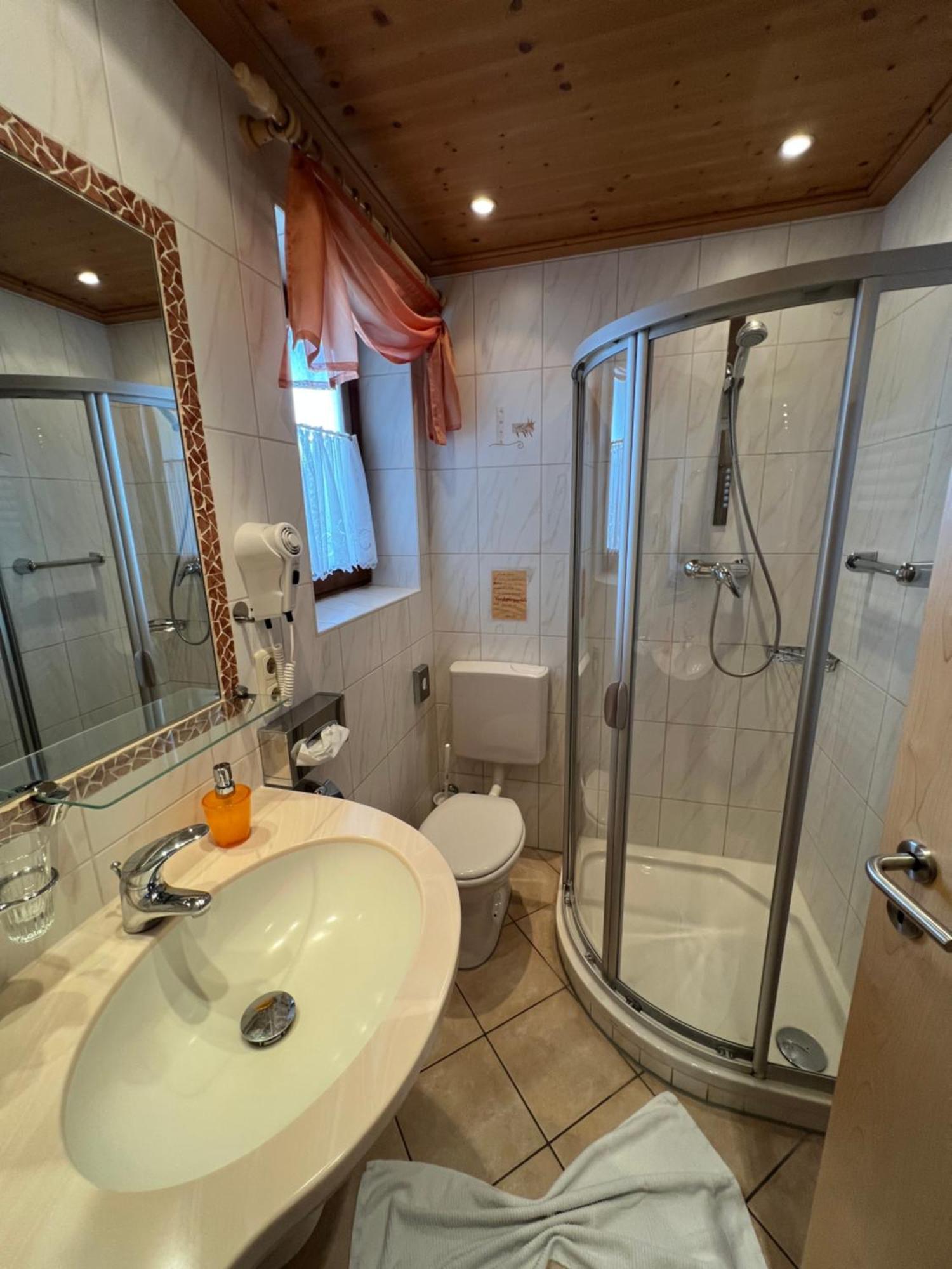 Gaestehaus-Pension Keiss Hopferau Bagian luar foto